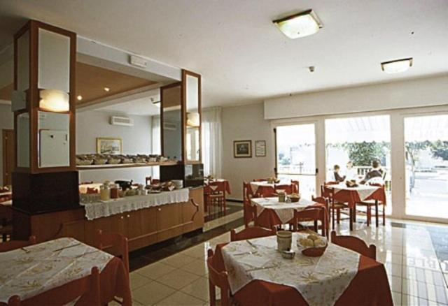 Hotel Paris Lignano Sabbiadoro Eksteriør billede