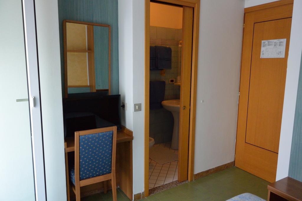 Hotel Paris Lignano Sabbiadoro Eksteriør billede