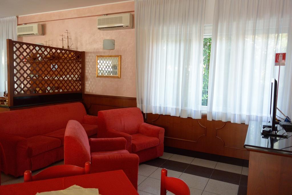 Hotel Paris Lignano Sabbiadoro Eksteriør billede