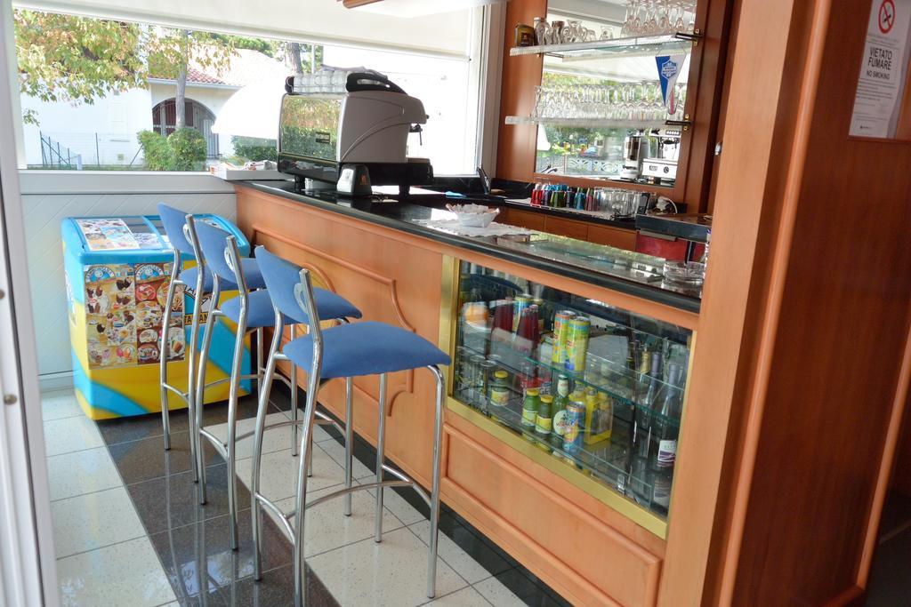 Hotel Paris Lignano Sabbiadoro Eksteriør billede