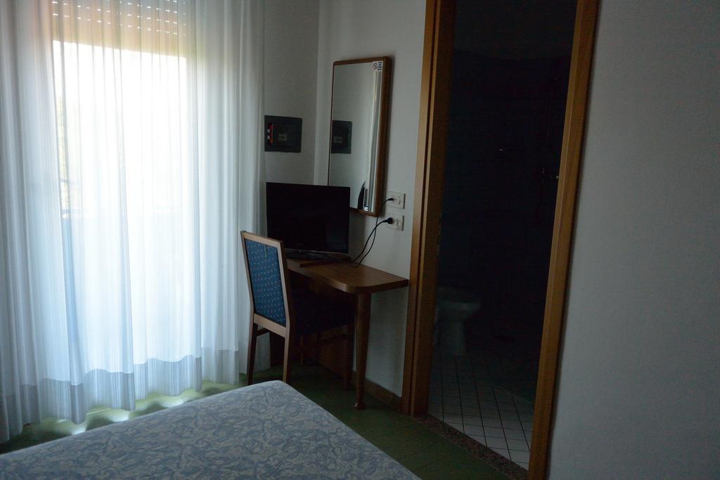 Hotel Paris Lignano Sabbiadoro Eksteriør billede