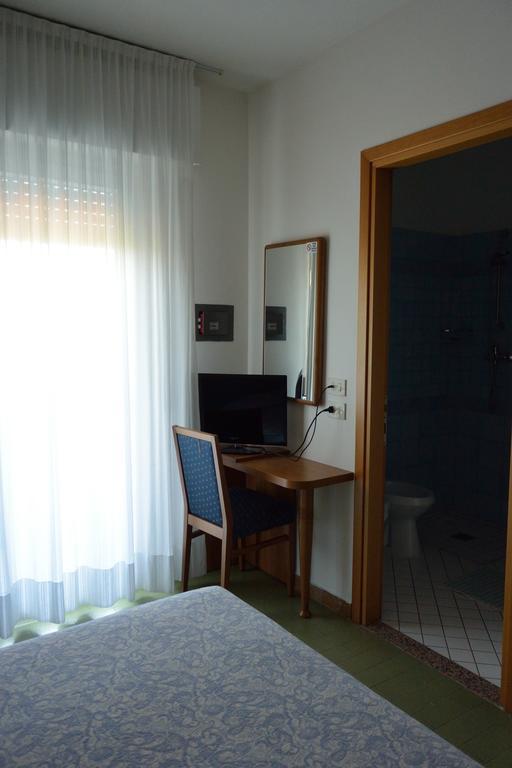 Hotel Paris Lignano Sabbiadoro Eksteriør billede