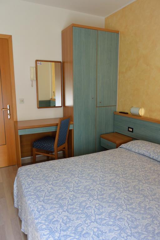 Hotel Paris Lignano Sabbiadoro Eksteriør billede