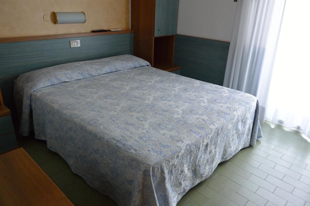 Hotel Paris Lignano Sabbiadoro Værelse billede