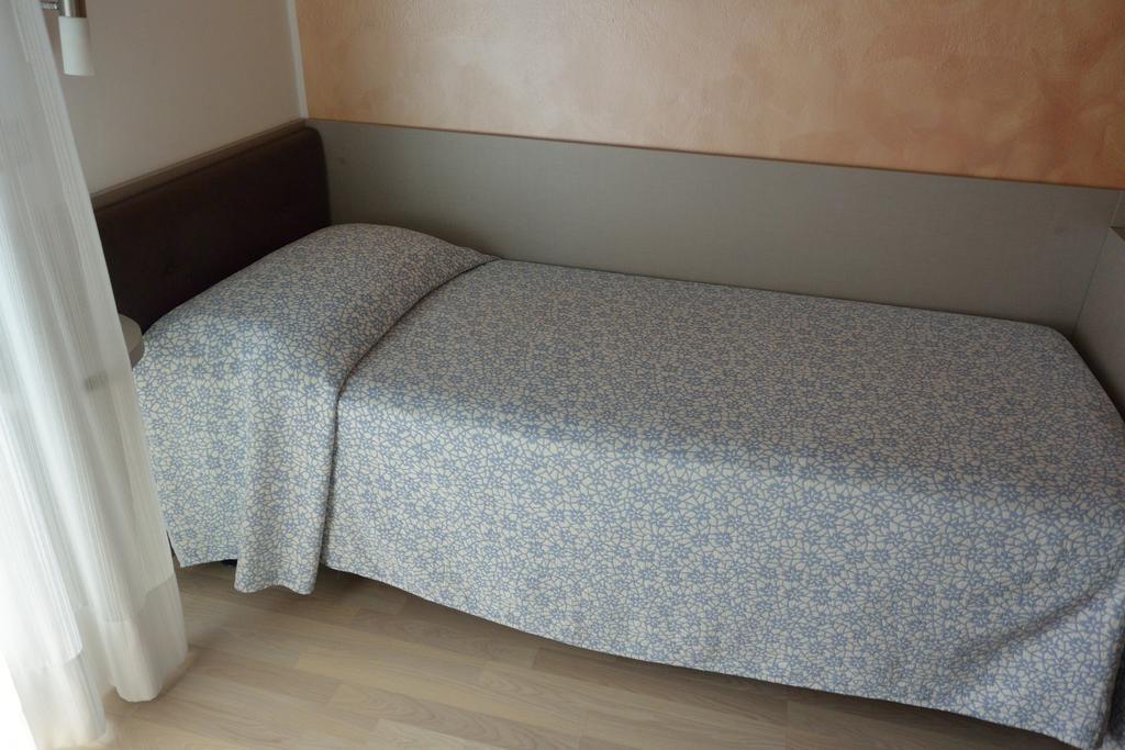 Hotel Paris Lignano Sabbiadoro Værelse billede
